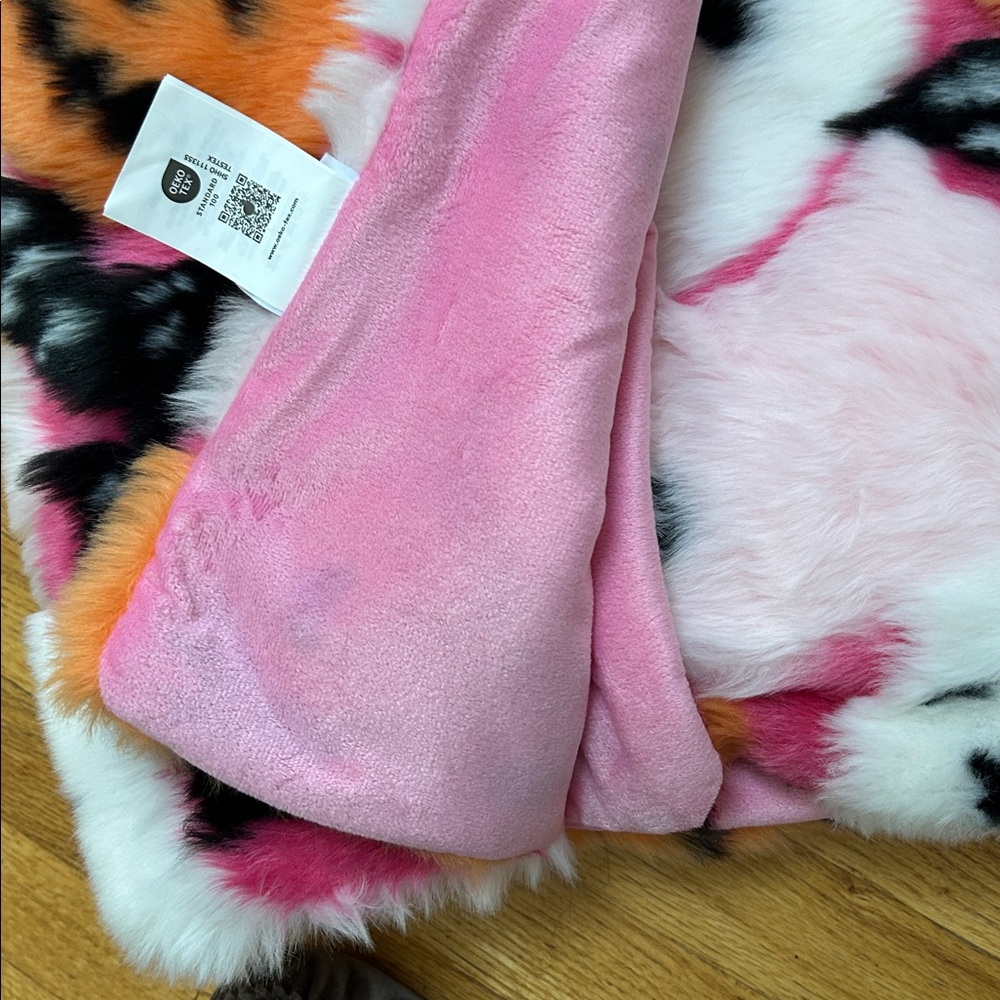 Halloween Themed Faux Fur Throw - Picture 2 of 4